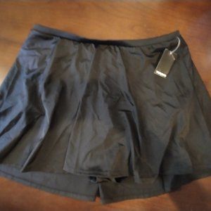 TORRID SWIM SKORT.... NWT